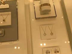 -Tiffany & Co.蒂芙尼
(杭州大厦店)