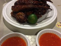 -东海岸人工湖美食村