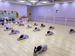 -小荧星艺校(大宁分校)