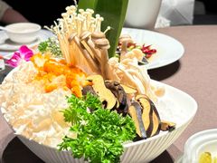-左庭右院鲜牛肉火锅黑金店(陆家嘴中心店)