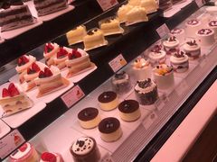 -巴黎贝甜(大宁国际商业广场店)
