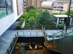 -瑞虹新天地月亮湾