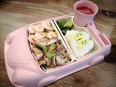 -布鲁豪斯亲子欢乐家庭餐厅