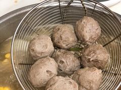 手捶牛肉丸-三头牛·潮汕牛肉生蚝火锅 (夏湾店)