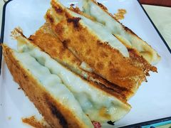 韭菜肉锅贴-春水锅贴·传统鲁菜(大明湖店)