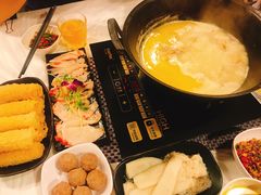 -鲜入围煮花胶鸡海鲜火锅