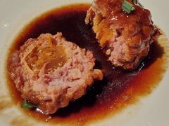 鸭蛋黄狮子头-梅飞酒家(名辉豪庭店)