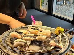 -围炉肉舍•炭烤活鳗•丹东海鲜烤肉(步行街店)