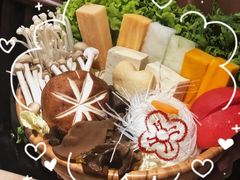 -湊湊火锅·茶憩(杭州湖滨银泰in77店)