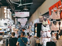 -广州白马服装市场