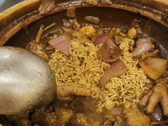 -胡须佬鸡煲四季火锅店(石厦西村直营店)