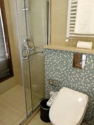 -海豚湾高端月子会所(黄浦店)