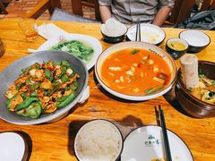 -老滇山寨•云南特色菜•地方菜•民族风情歌舞表演(金碧店)