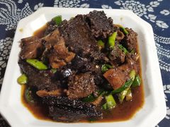 -临江餐馆二楼美食部落