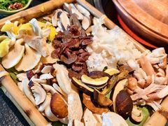 -菌自由丨野生菌火锅特色庭院餐厅(丽江古城店)