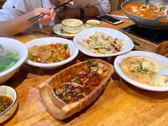 -老滇山寨•云南特色菜•地方菜•民族风情歌舞表演(金碧店)