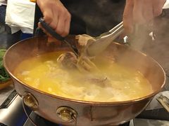 -鲜入围煮花胶鸡海鲜火锅
