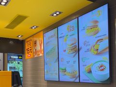 -麦当劳(轻轨曹杨路店)
