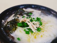 -刚砂锅鸡丝米线