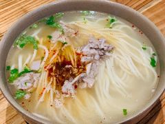 猪肘汤面-亮亮面馆(经六路店)