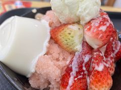 芋见草莓冰沙-鲜芋仙(河东万达店)