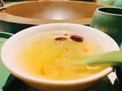 银耳汤-鲜潭蒸汽石锅鱼(五道口购物中心店)