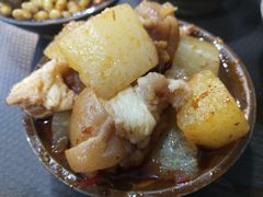 -董哥山城碗碗香(美专校街店)