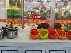 自助取餐区-一煲鸽