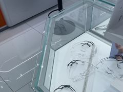 -光明眼镜·蔡司授权(徐泾店)