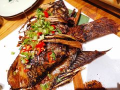 -老滇山寨•云南特色菜•地方菜•民族风情歌舞表演(金碧店)