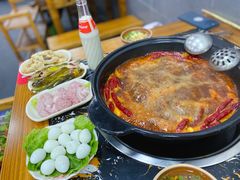 -灌县老妈砂锅串串香(万科红生活广场店)
