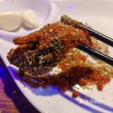 夏天的夜里吃着碳烤羊腿、喝着冰镇饮料美滋滋哇