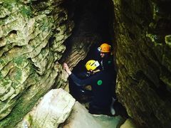 -怀托摩萤火虫洞