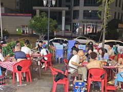 -顶峰夜宴·龙虾烧烤大排档(九江学院店)