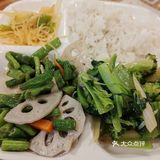 逛了这么多家寺庙,总算吃了顿素食,好吃不贵