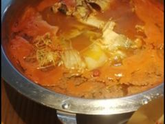 -野山舂·贵州现舂酸汤火锅(鸿通城店)