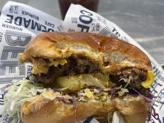 -TRIPS BURGER(大钟寺店)