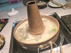 -洞庭洲·防空洞火锅·烧烤·铜锅涮肉(新百广场店)