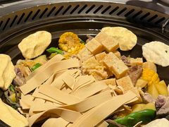 -郝一锅·铁锅炖东北菜(信义坊店)