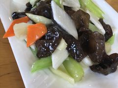 西芹木耳-上海交通大学新疆餐厅