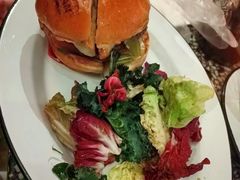 经典和牛汉堡配沙拉-Cooking Man(中懋天地店)