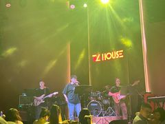 -TZ House音乐现场(来福士中心店)