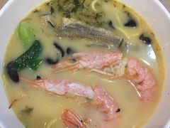 大虾黄鱼面-海盗虾饭·剥好的小龙虾饭(SOHO尚都店)
