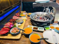 一米黑牛十二拼拼盘-明洞阿姨·韩式酱蟹烤肉·创意料理(三元桥店)