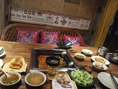 -老牌坊云南鱼豆花火锅(哈西万达店)