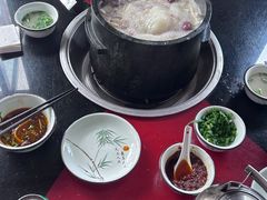 -南渝食府.墨脱石锅松茸鸡
