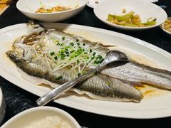 -鱼鲜饭香·招牌汽锅剁椒鱼头王