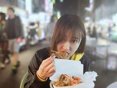 -六合夜市