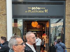 -九又四分之三站台哈利波特商店