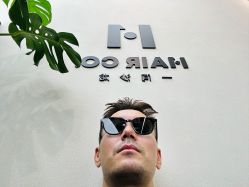 -Hair Co.一间沙龙